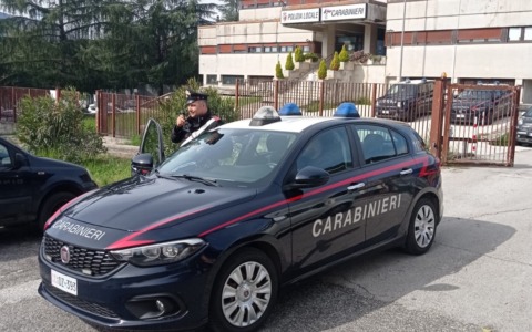 Rissa tra minorenni in centro: un ragazzo finisce in ospedale