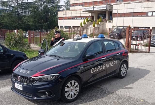 Rissa tra minorenni in centro: un ragazzo finisce in ospedale