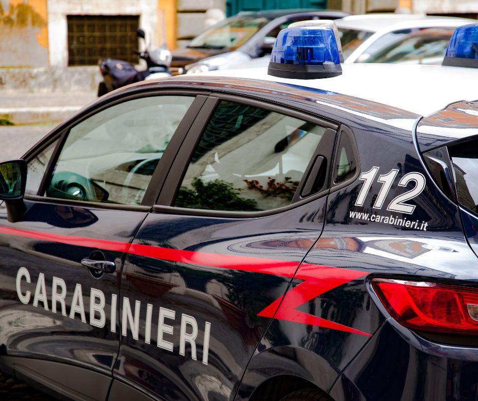 Furto in pizzeria, arrestato dopo la colluttazione