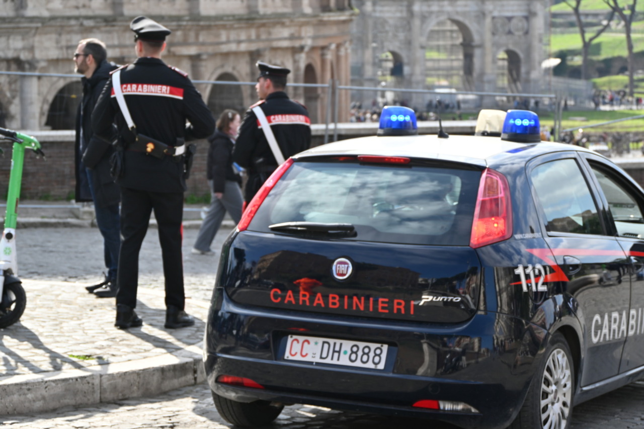 Due fratelli trovati morti in casa, si indaga sulle cause