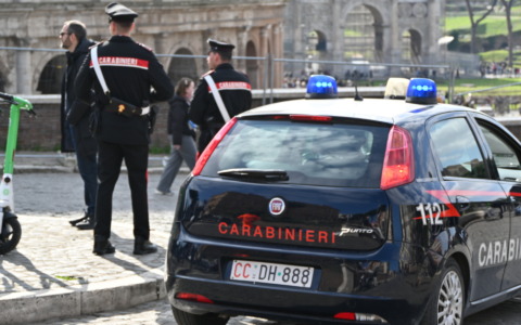 Due fratelli trovati morti in casa, si indaga sulle cause