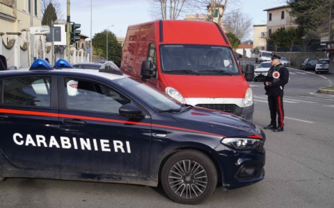 Ordigno bellico trovato sul lungolago, area interdetta