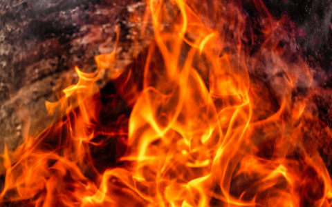 Incendio devasta abitazione ricavata da un fienile