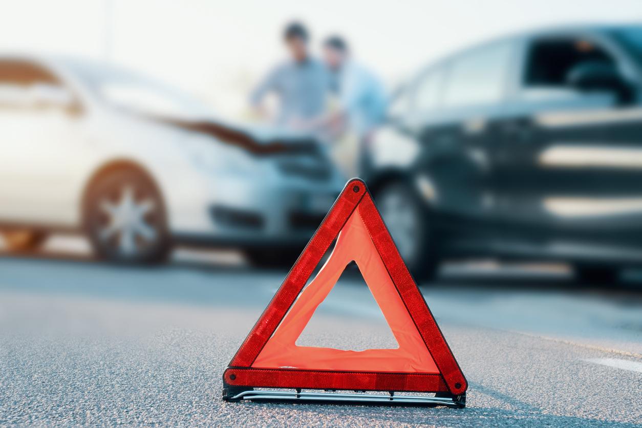 Frontale tra auto: grave una mamma, illesa la figlia di un anno