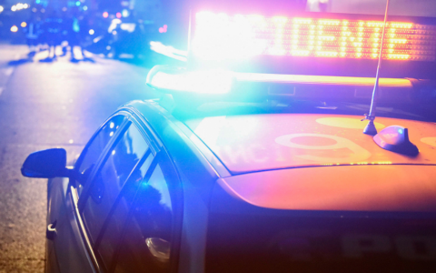 Mamma e figlia travolte da un’auto mentre attraversano sulle strisce