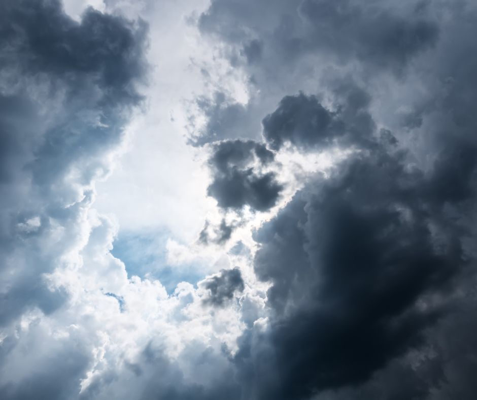 Supercella nel Bresciano: immagini sorprendenti e allerta meteo