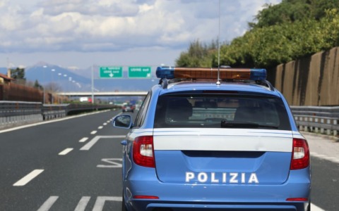 Fermato un uomo armato di coltello nel parco: era già condannato