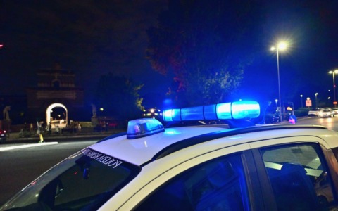 Tentato omicidio al centro commerciale: arrestato un uomo di 46 anni