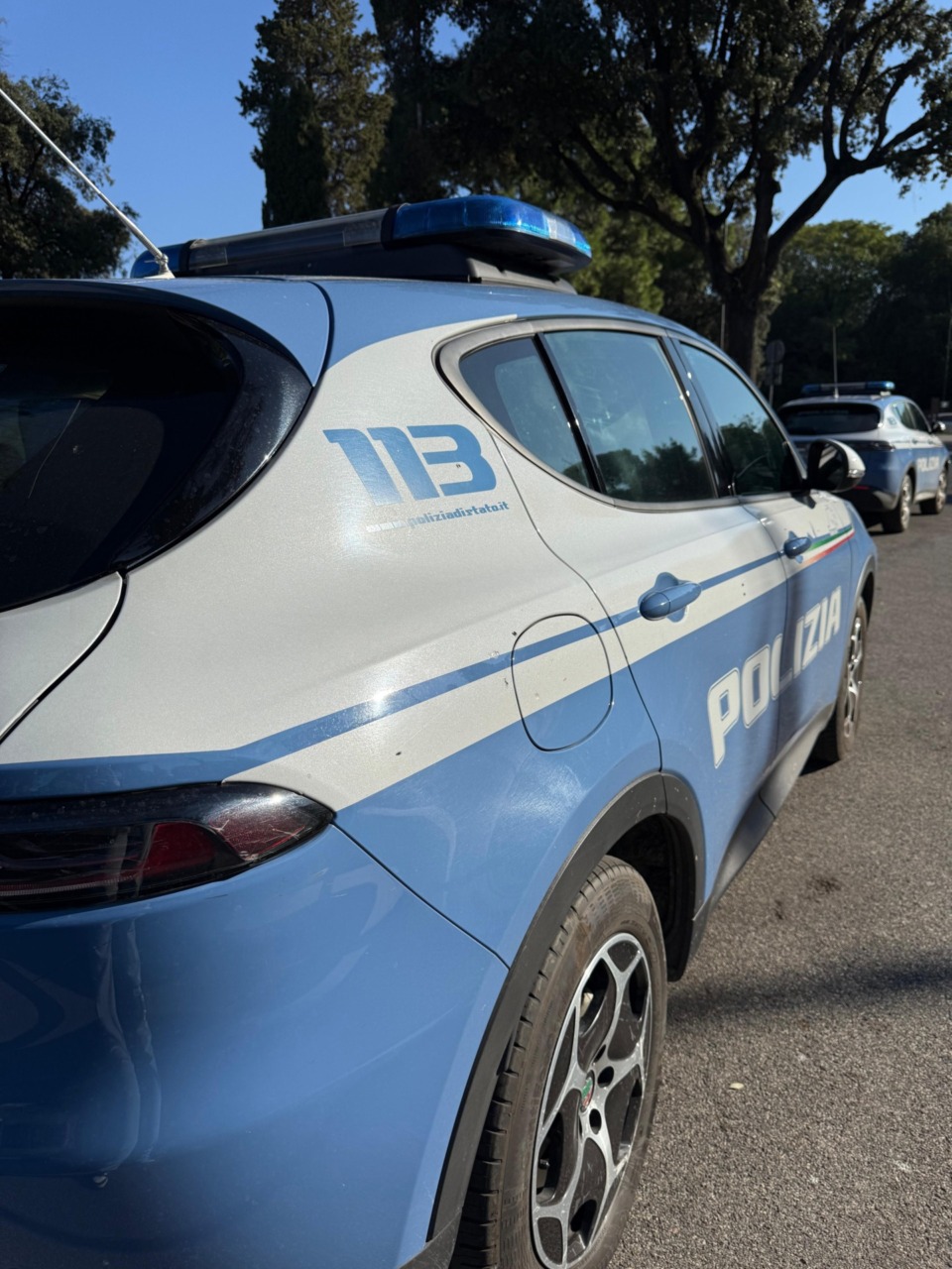 Caos al carcere: incendi e risse, un agente ferito