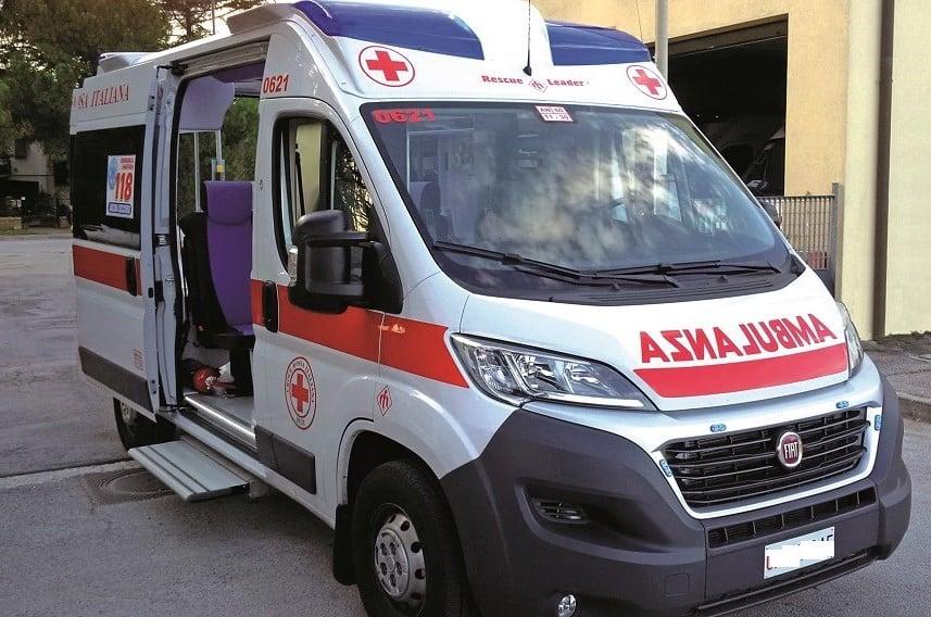 Malore nel parcheggio a Brescia, muore un uomo di 95 anni