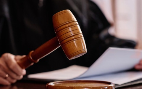 A processo a Brescia per gli abusi sulla figlia quindicenne
