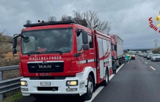 Incendio in un’azienda di rifiuti a Cellatica: danneggiato un mezzo
