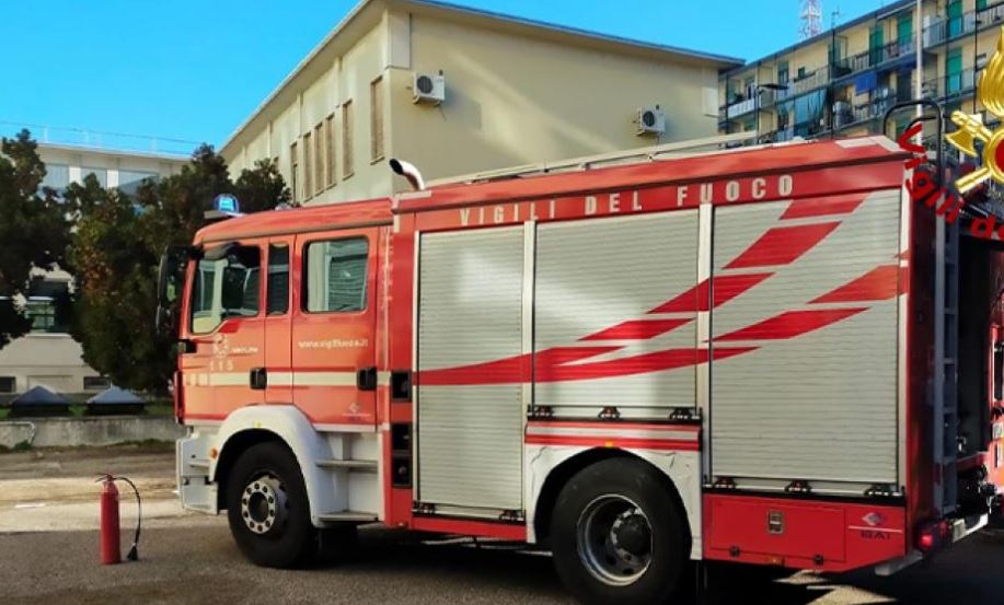 Incendio in un container: nessun ferito