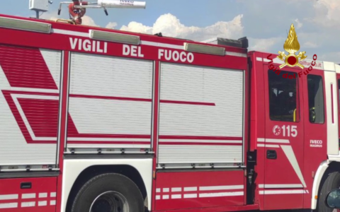 Mezzo fuoristrada ribaltato, nessun ferito