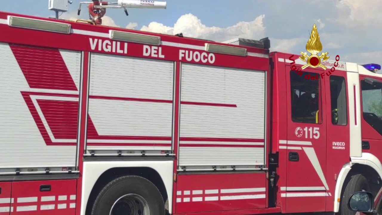 Mezzo fuoristrada ribaltato, nessun ferito